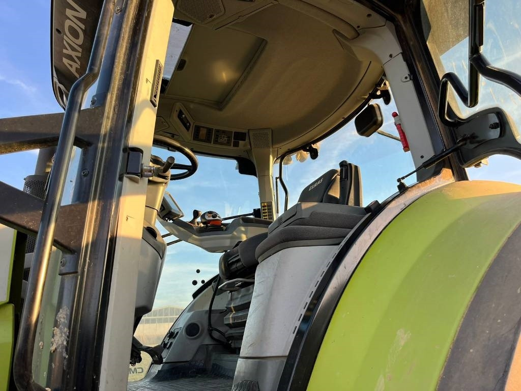 Tractor Claas Axion 870 Cmatic