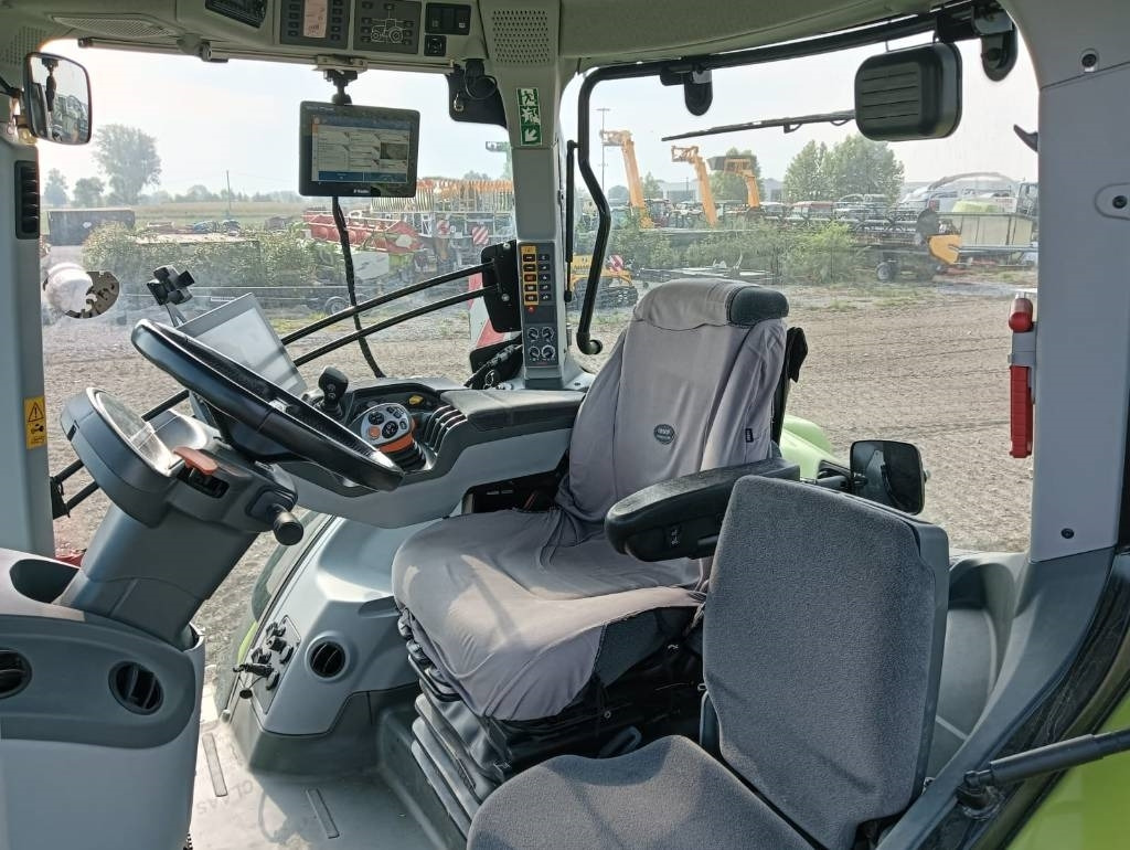 Tractor Claas Axion 870 Cmatic