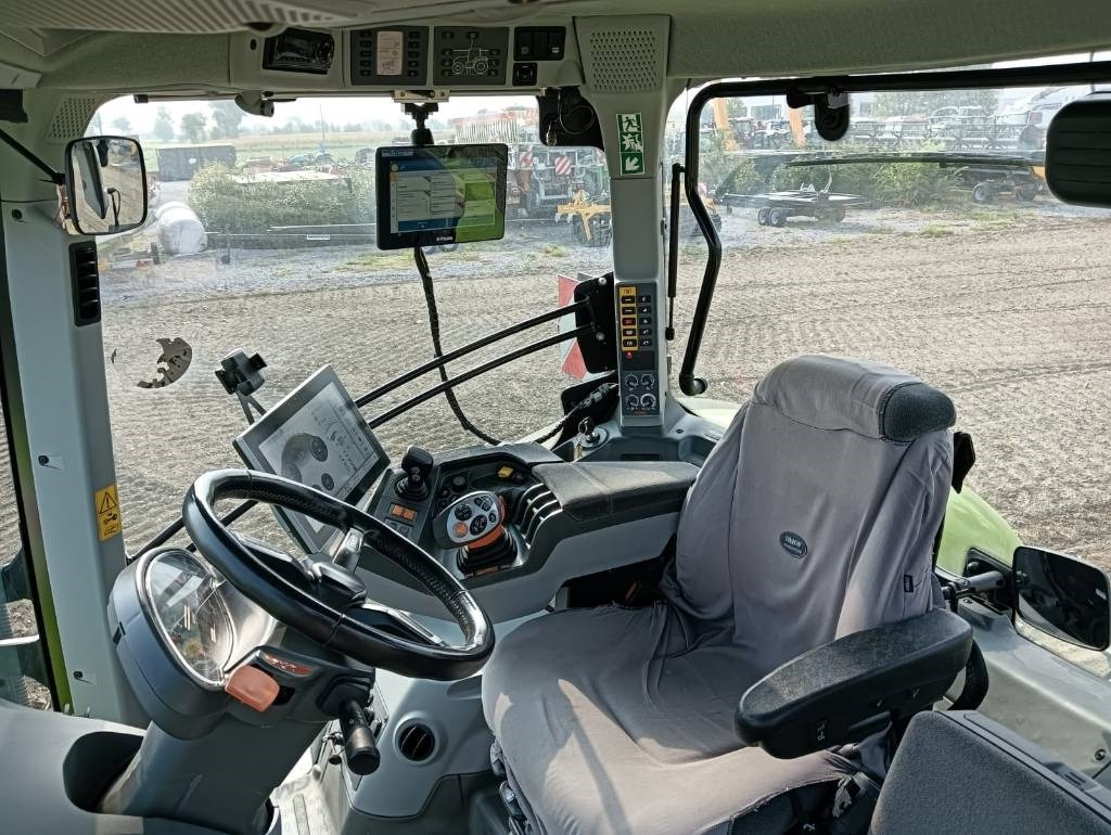 Tractor Claas Axion 870 Cmatic