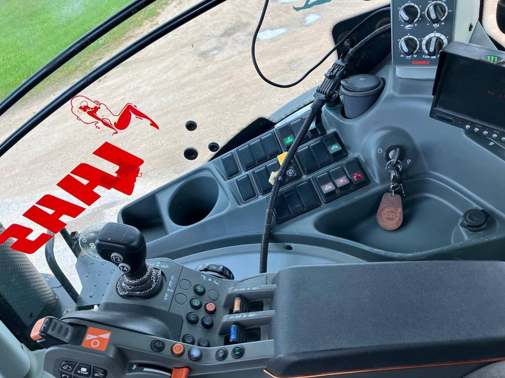 Tractor Claas Axion 920