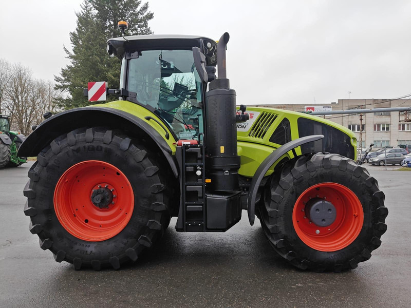 Tractor Claas Axion 920 Cmatic GREEN FIT