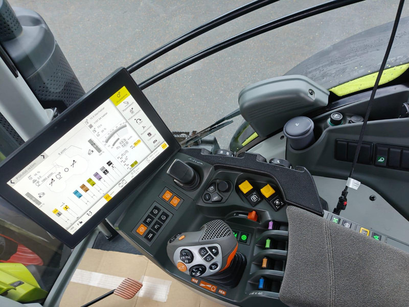 Tractor Claas Axion 920 Cmatic GREEN FIT