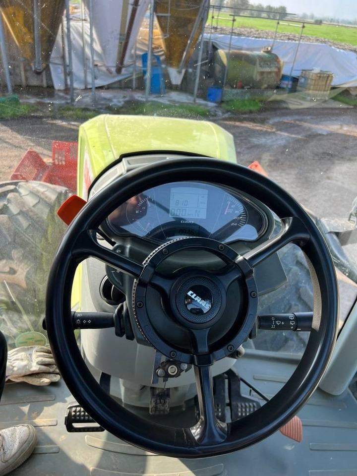 Tractor Claas Axion 930