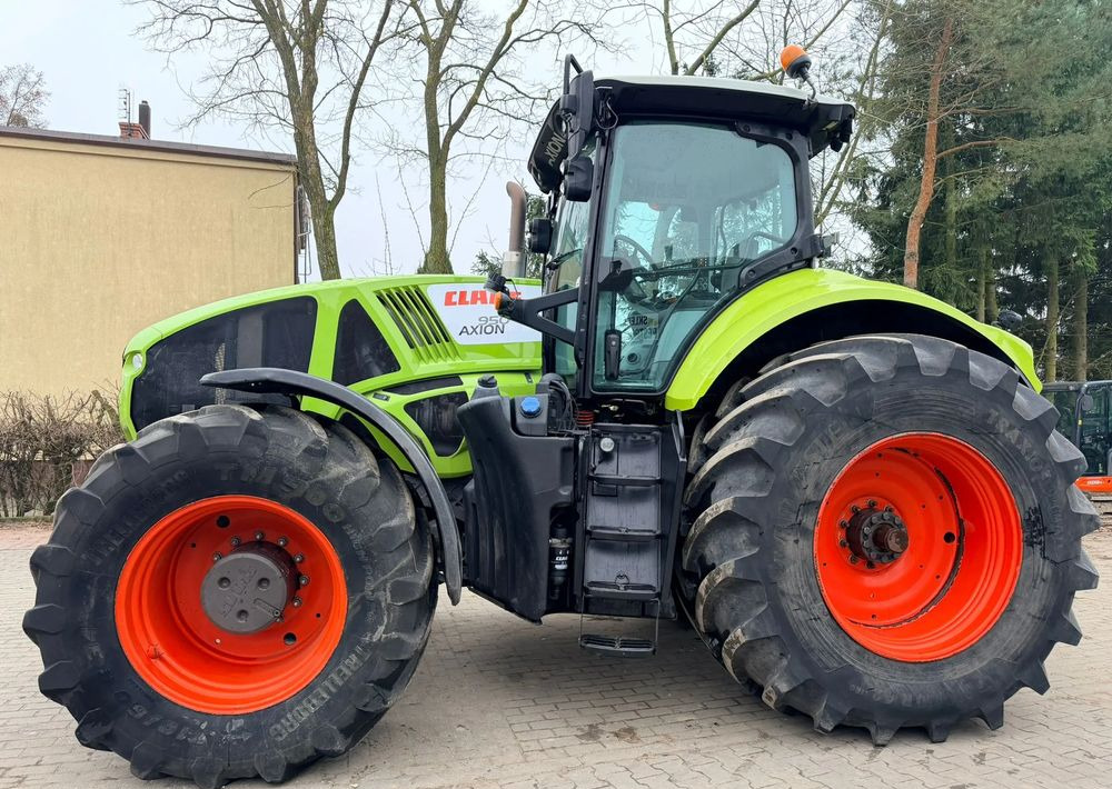 Tractor Claas Axion 950