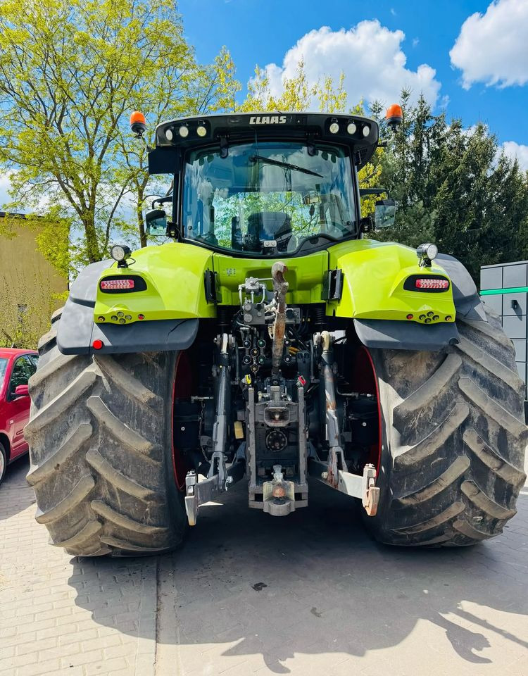 Tractor Claas Axion 950 CMATIC