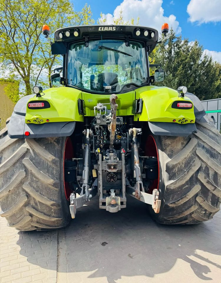 Tractor Claas Axion 950 CMATIC