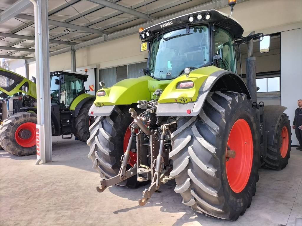 Tractor Claas Axion 950 Cmatic
