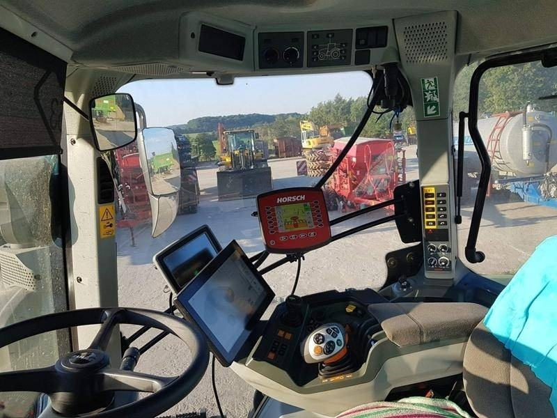 Tractor Claas Axion 960