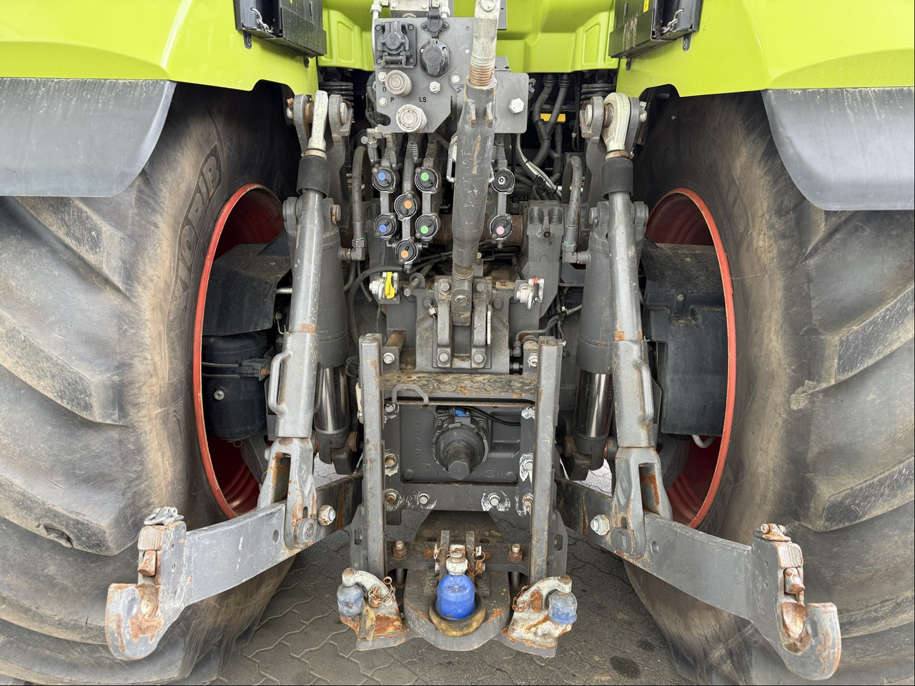 Tractor Claas Axion 960