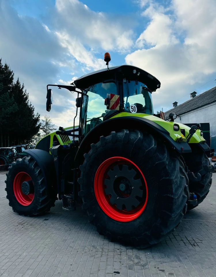 Tractor Claas Axion 960