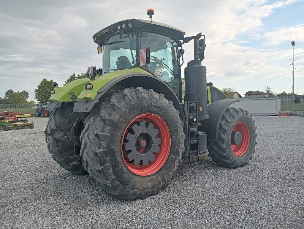 Tractor Claas Axion 960 cmatic