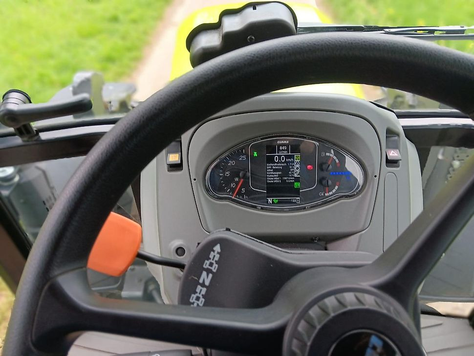 Tractor Claas Axos 240