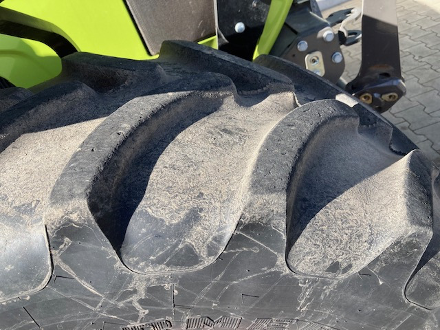 Tractor Claas Axos 310