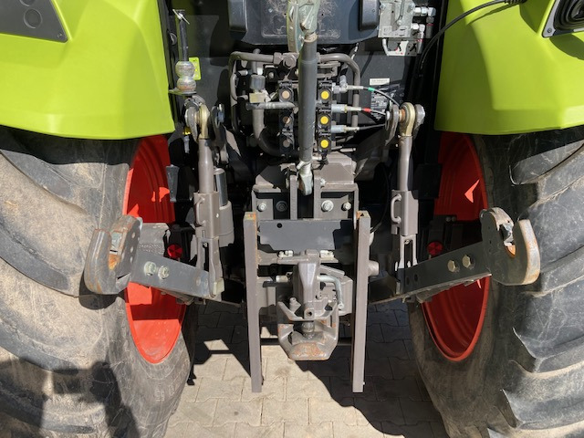 Tractor Claas Axos 310