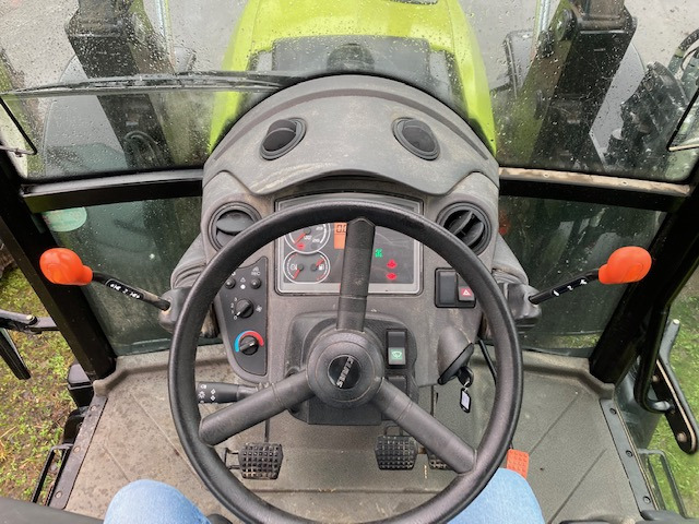 Tractor Claas Axos 310