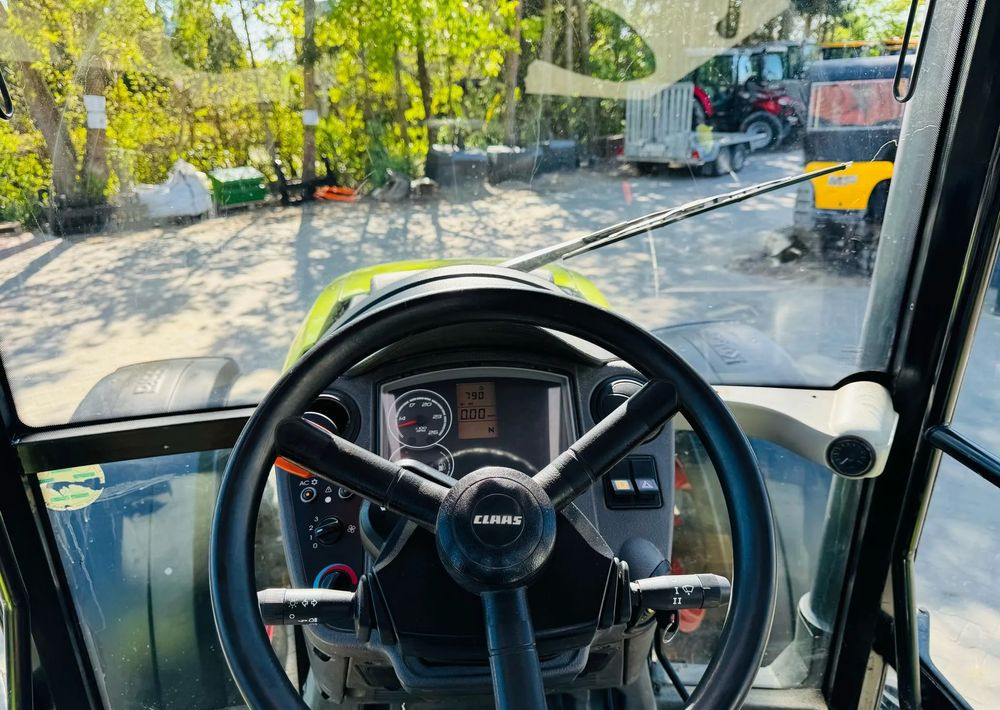 Tractor Claas Axos 330