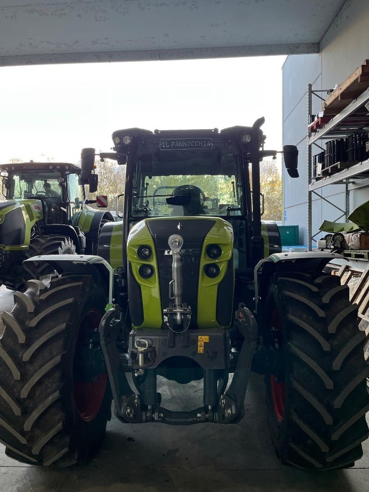 Tractor Claas Axos 3.105