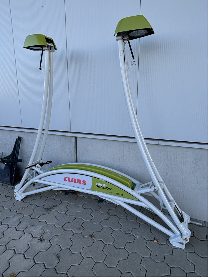 Tractor Claas Crop Sensor Isaria Frontanbau