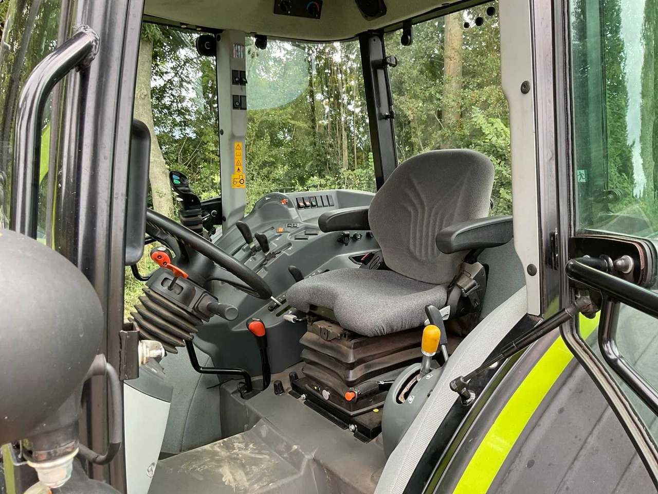 Tractor Claas Elios 210