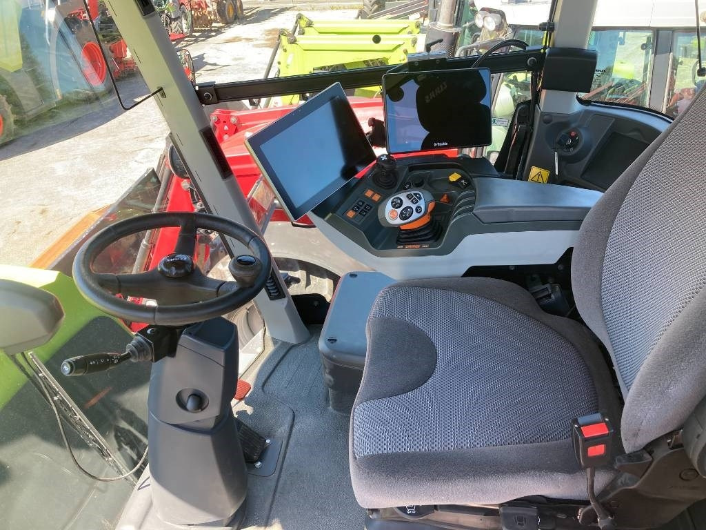 Tractor Claas XERION 5000 TRAC TS