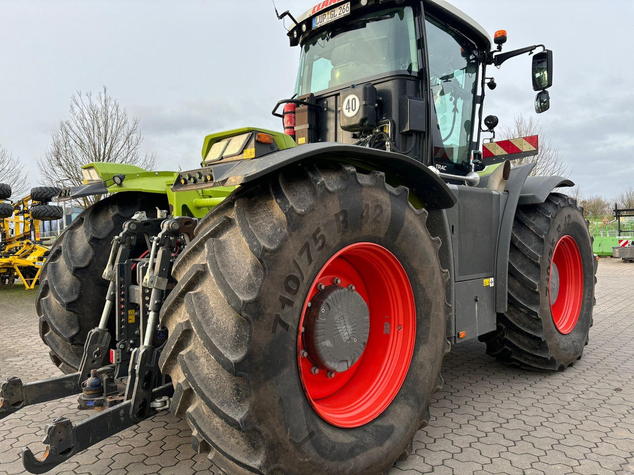 Tractor Claas Xerion 4200 Trac