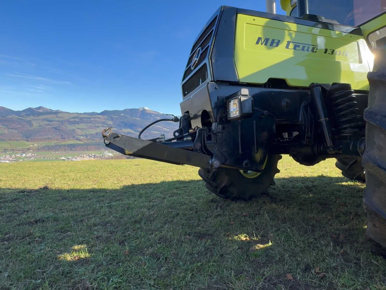 Tractor DAIMLER-BENZ MB-TRAC 1300 FRONT LOADER