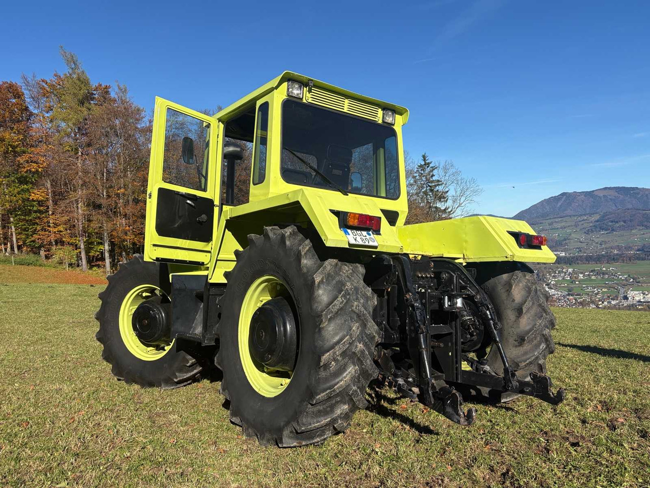 Tractor DAIMLER-BENZ MB-TRAC 1300 FRONT LOADER