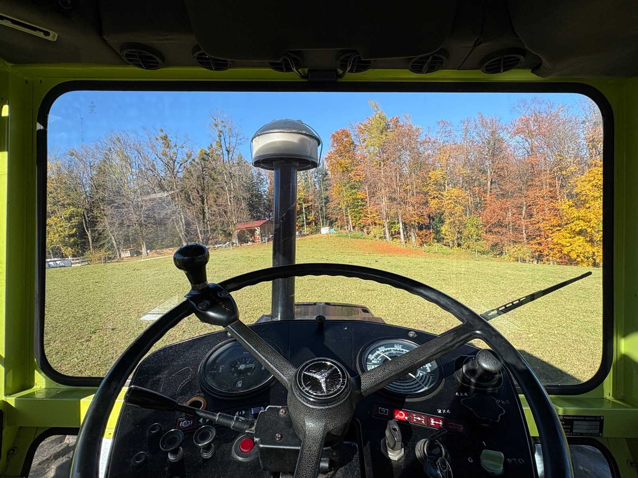 Tractor DAIMLER-BENZ MB-TRAC 1300 FRONT LOADER