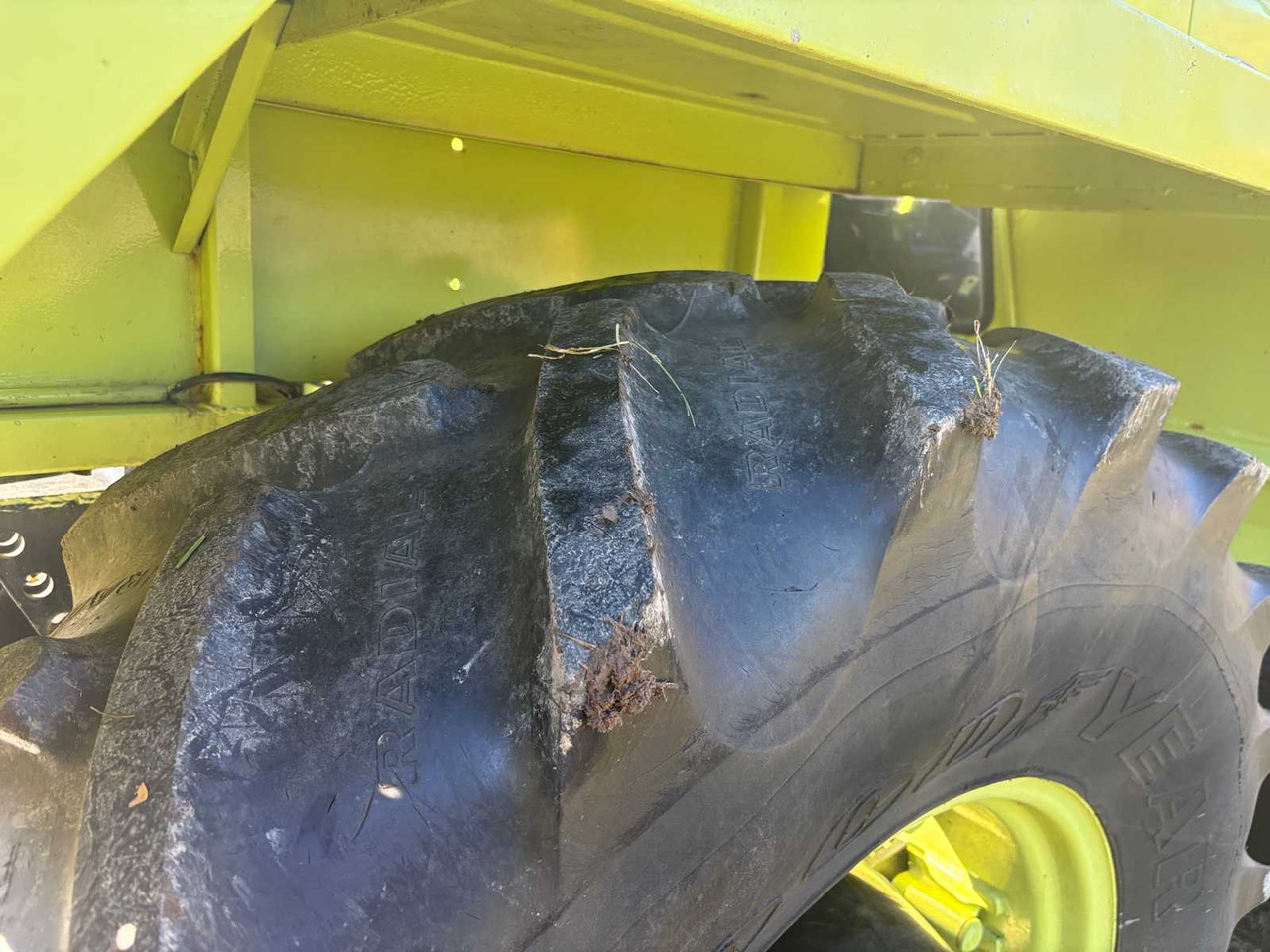 Tractor DAIMLER-BENZ MB-TRAC 1300 FRONT LOADER