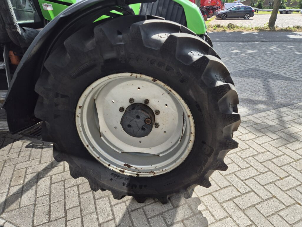 Tractor DEUTZ AGROTRON 85