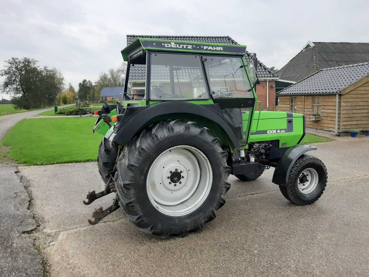 Tractor Deutz-Fahr DX 4.30