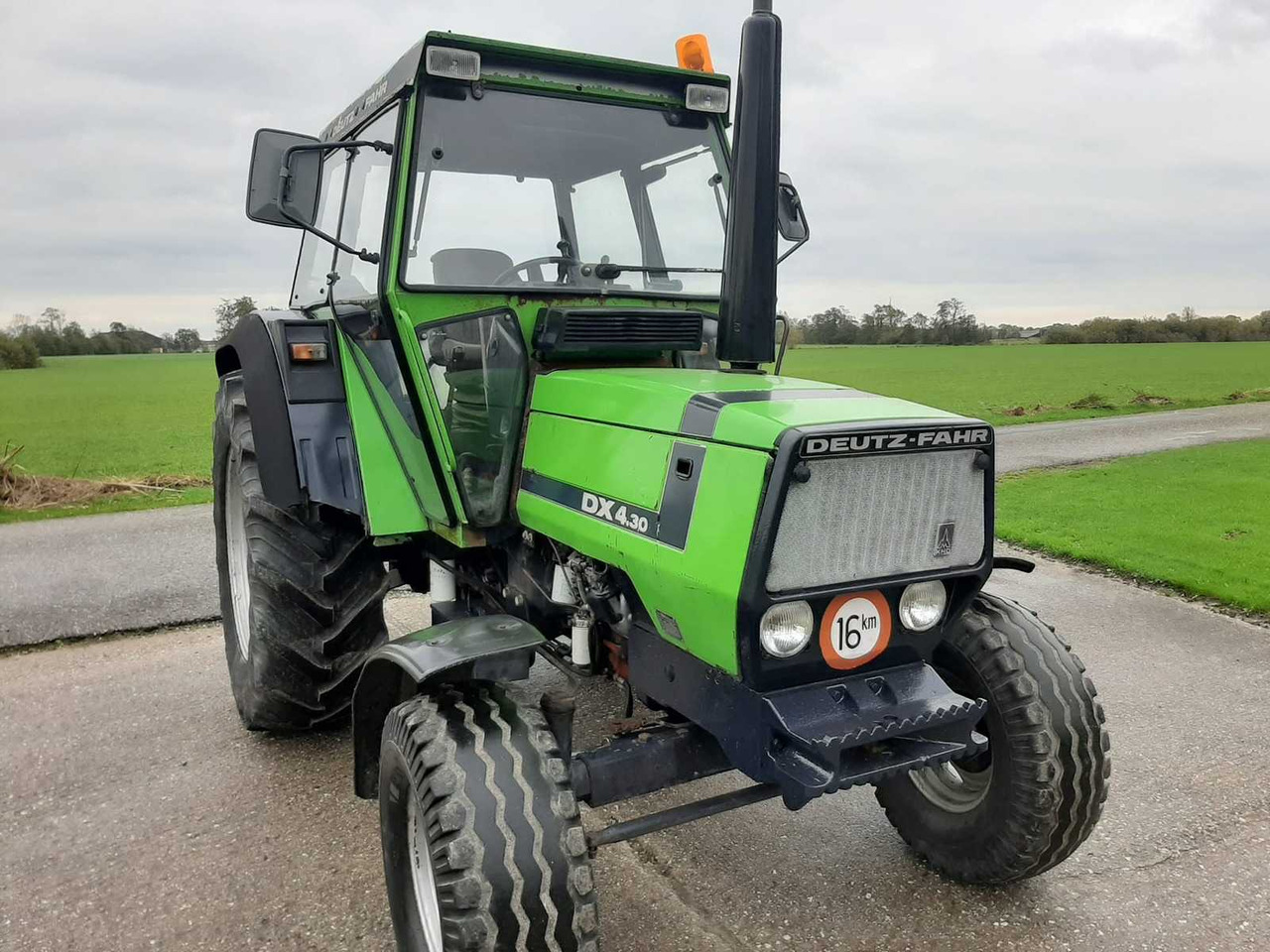 Tractor Deutz-Fahr DX 4.30