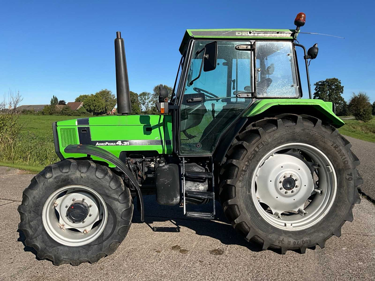 Tractor Deutz-Fahrenheit AgroPrima 4.31