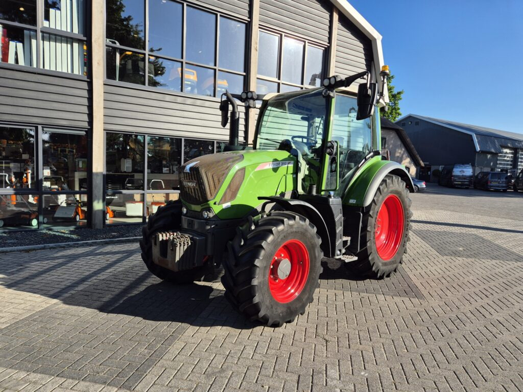 Tractor FENDT 310 vario