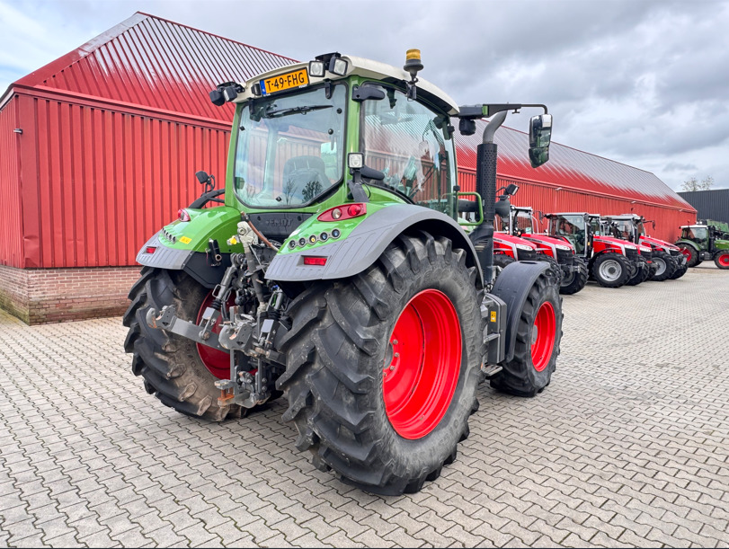 Tractor FENDT 513 Vario S4 PowerPlus