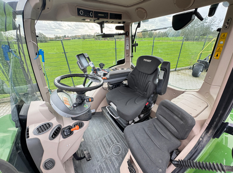 Tractor FENDT 513 Vario S4 PowerPlus