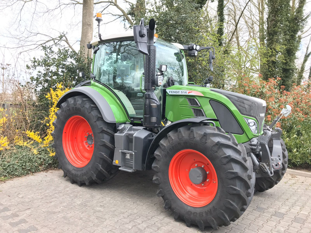 Tractor FENDT 514 Vario S4 ProfiPlus