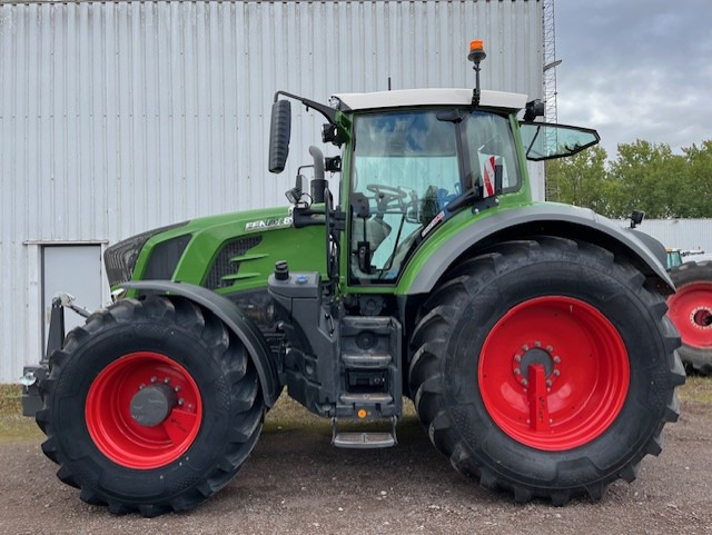 Tractor FENDT 826 Vario S4 ProfiPlus