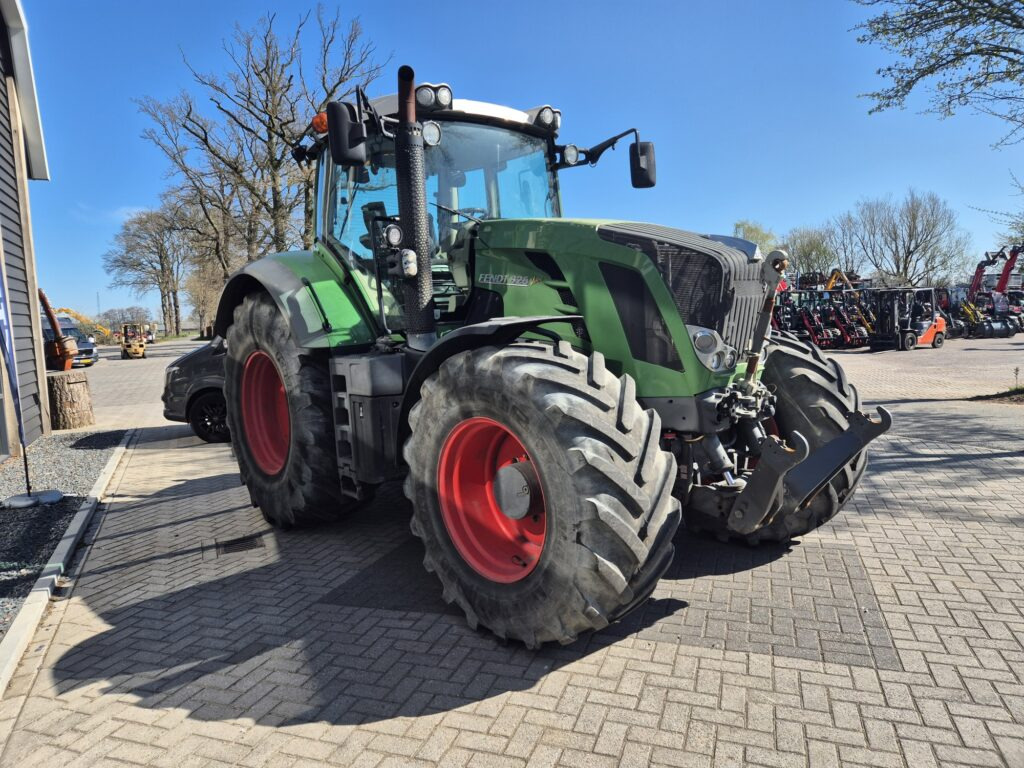 Tractor FENDT 828