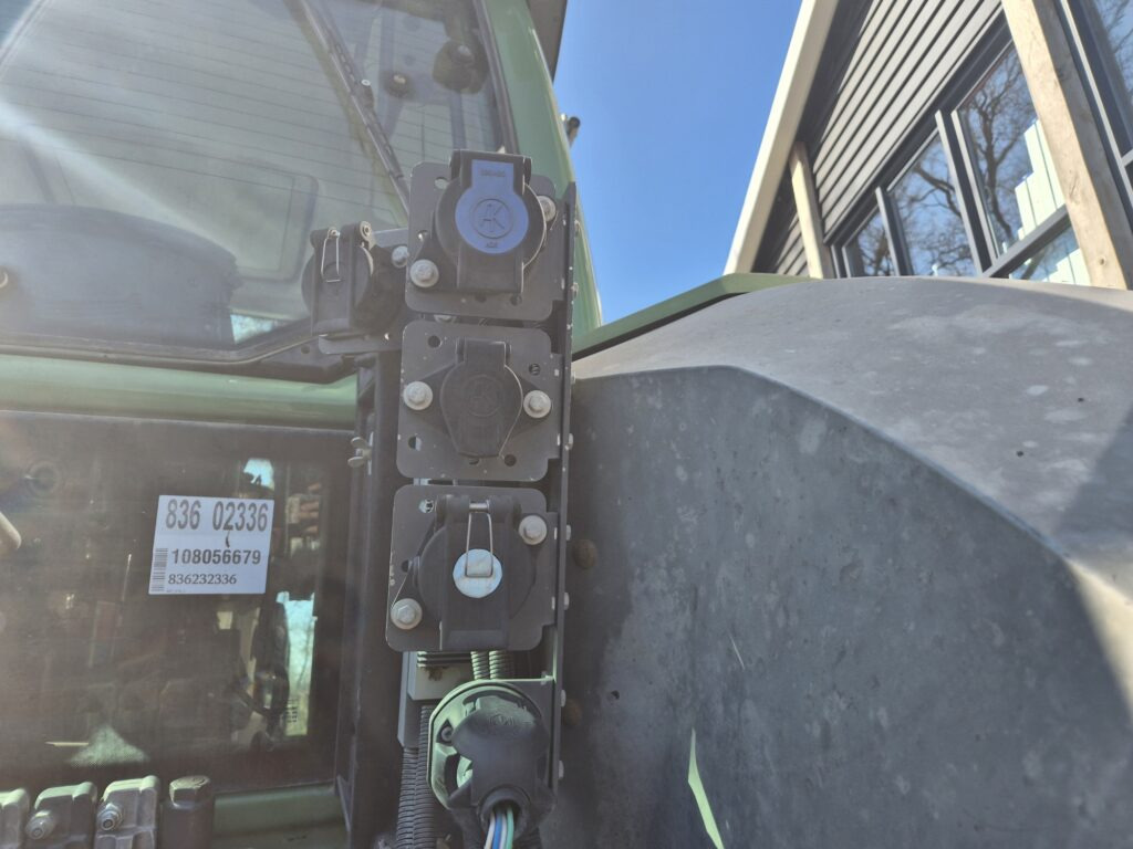 Tractor FENDT 828