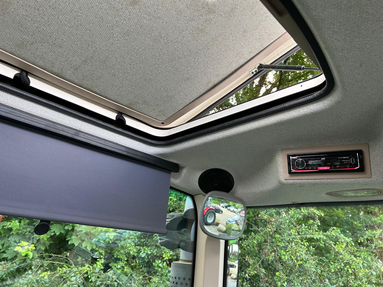 Tractor FENDT 828 Vario S4 ProfiPlus