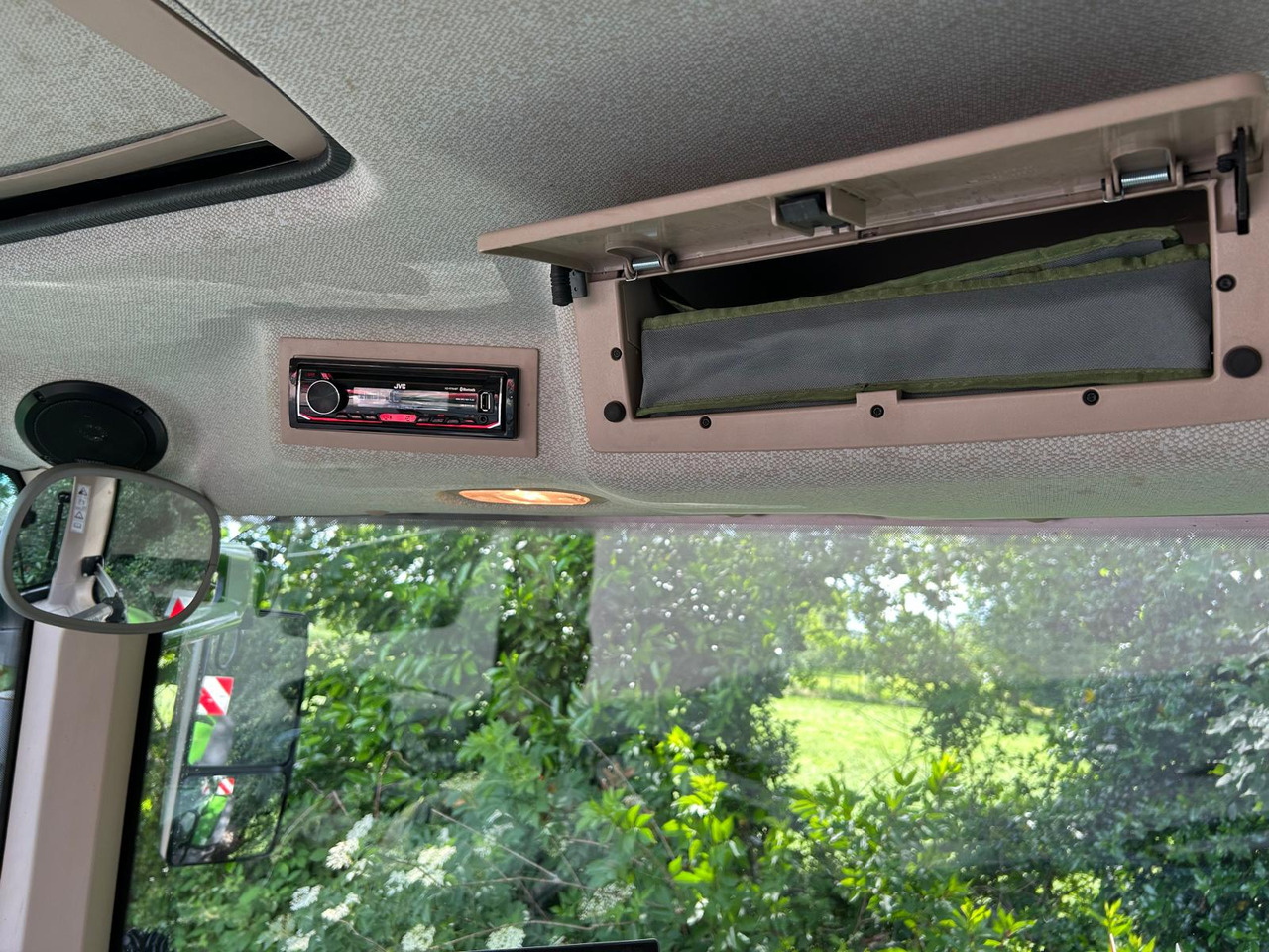 Tractor FENDT 828 Vario S4 ProfiPlus