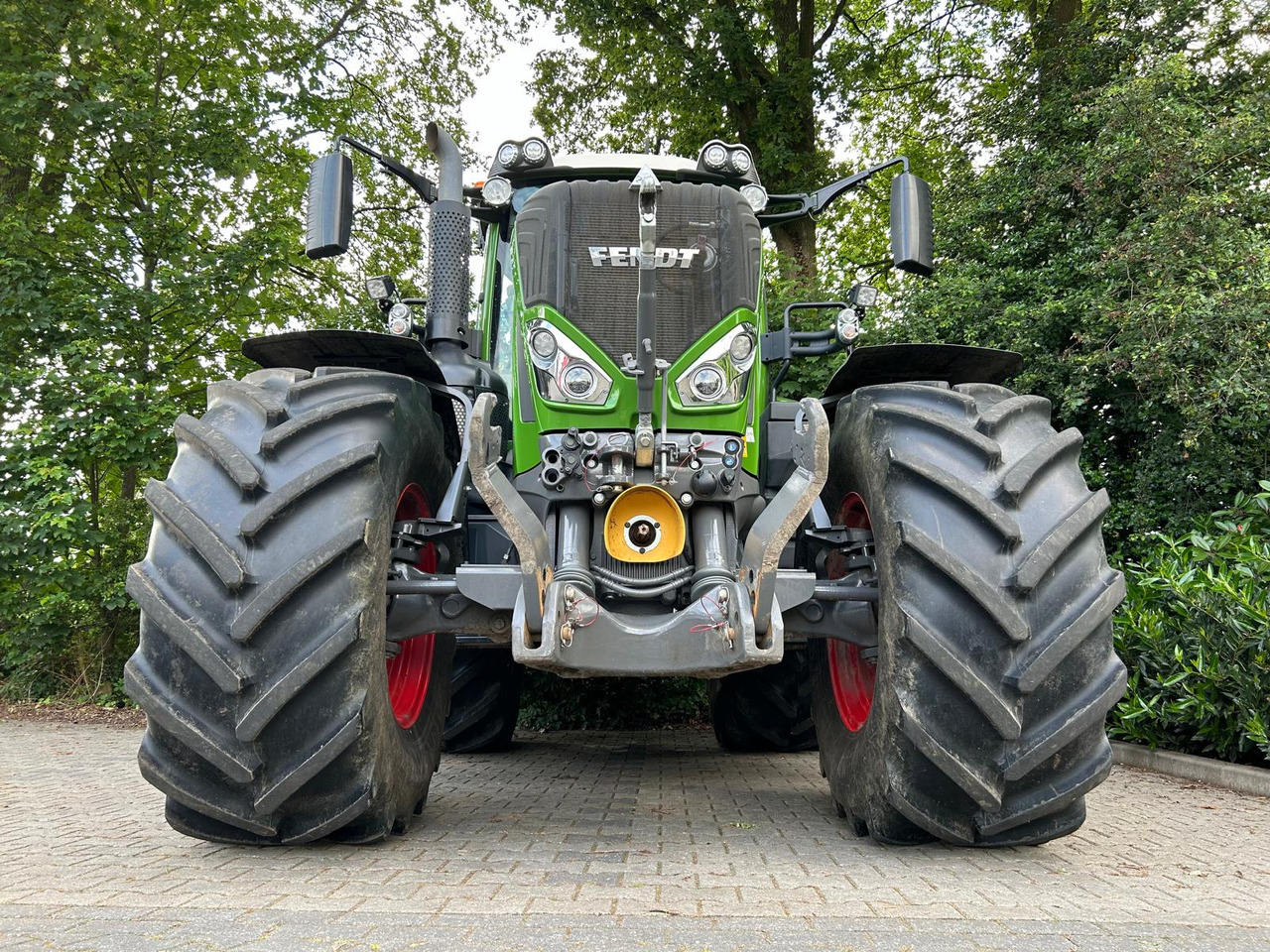 Tractor FENDT 828 Vario S4 ProfiPlus