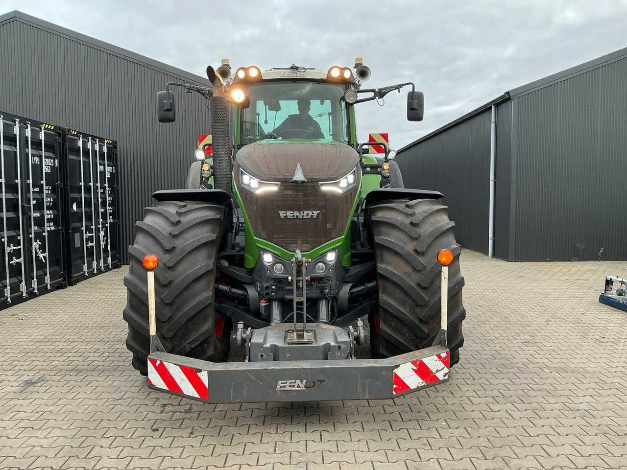 Tractor FENDT 934 VARIO ALL-WHEEL DRIVE AGRICULTURAL TRACTOR