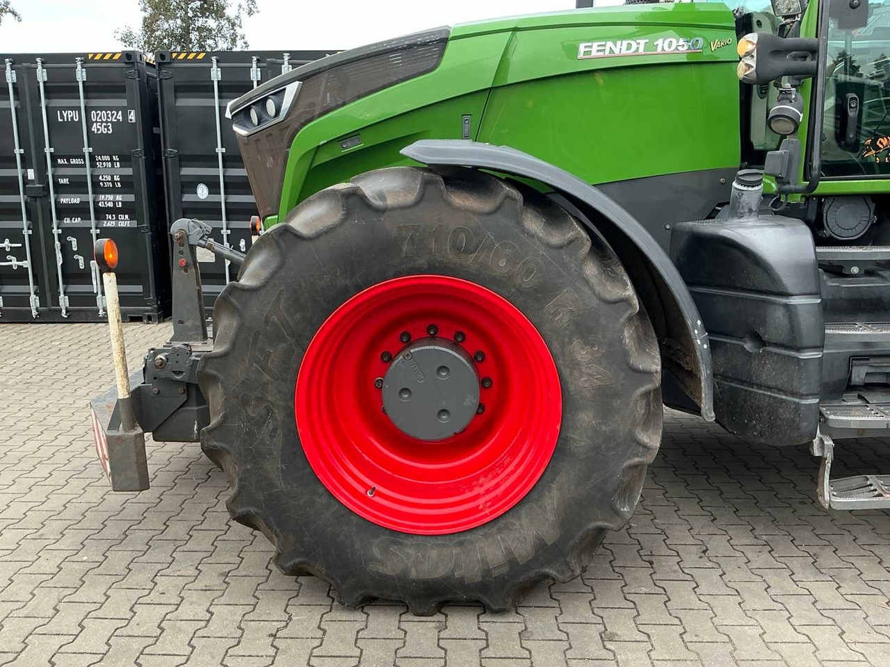 Tractor FENDT 934 VARIO ALL-WHEEL DRIVE AGRICULTURAL TRACTOR