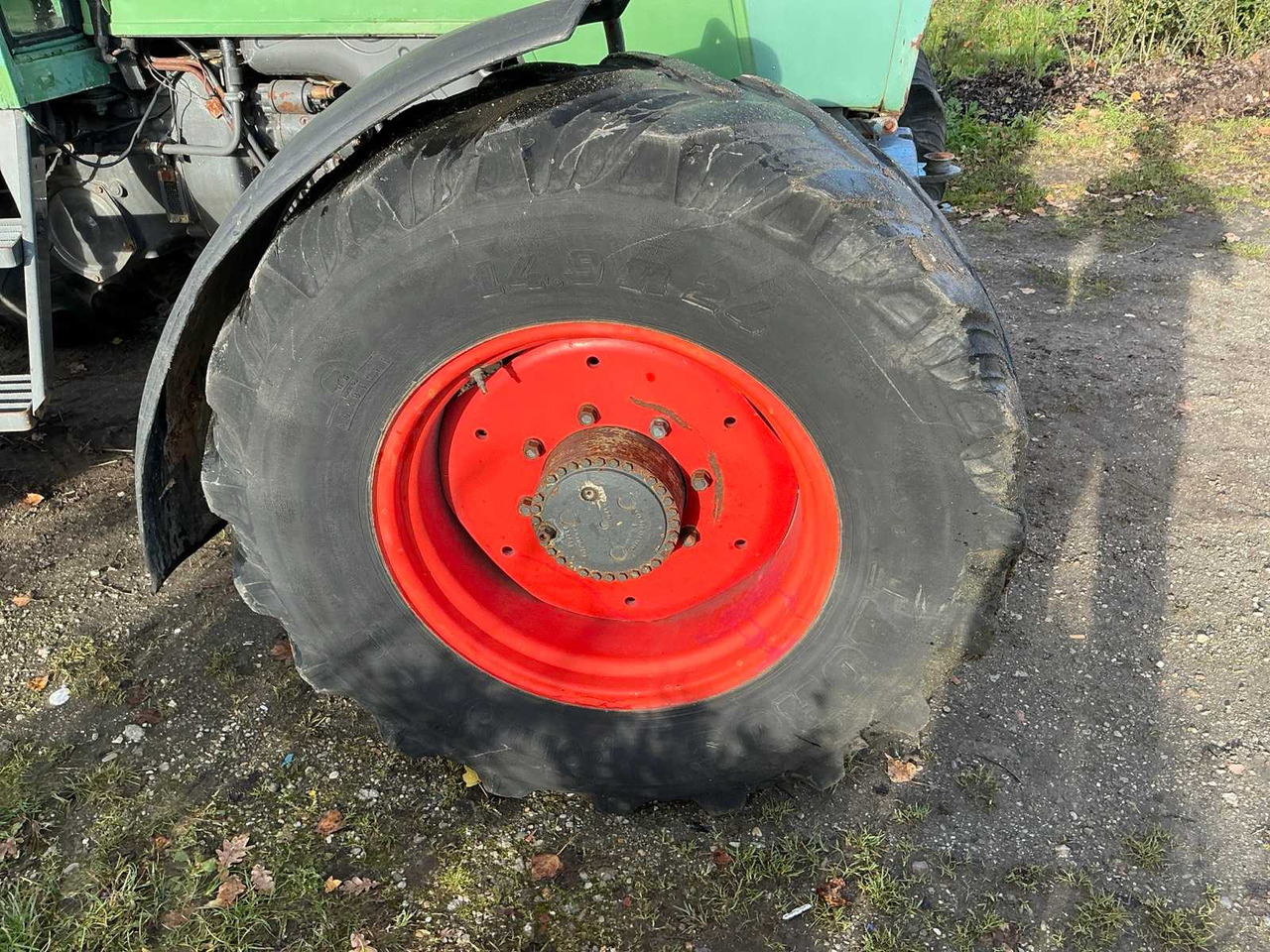 Tractor FENDT FARMER 309 LSA TURBOMATIK FOUR-WHEEL DRIVE AGRICULTURAL TRACTOR
