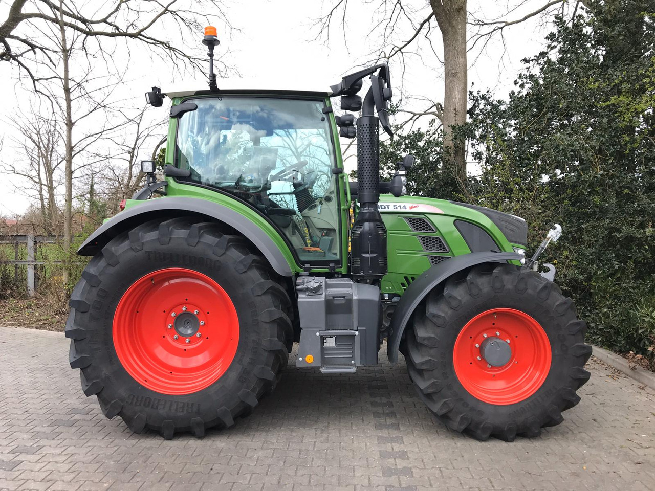 Tractor Fendt 514 Vario S4 ProfiPlus