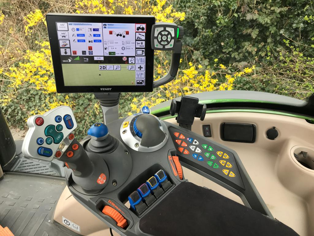 Tractor Fendt 514 Vario S4 ProfiPlus