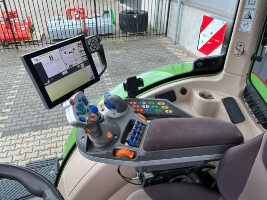 Tractor Fendt 720 S4 PROFI PLUS