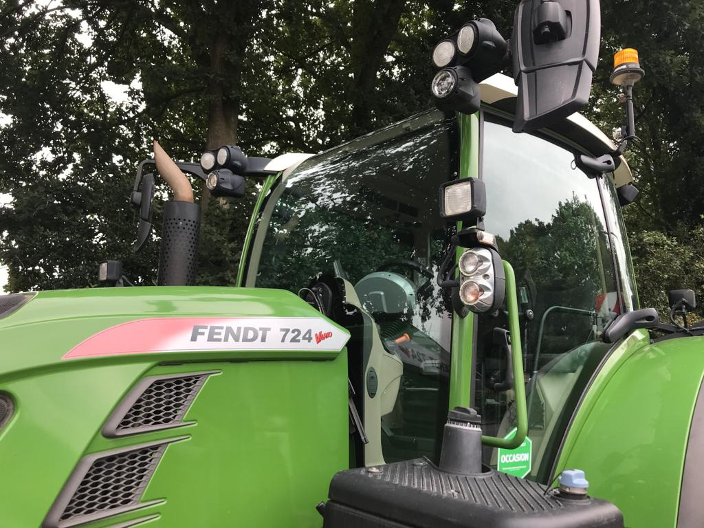 Tractor Fendt 724 Vario S4 ProfiPlus